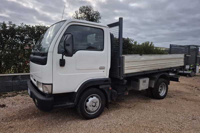 OmecoHub - Immagine NISSAN CABSTAR35